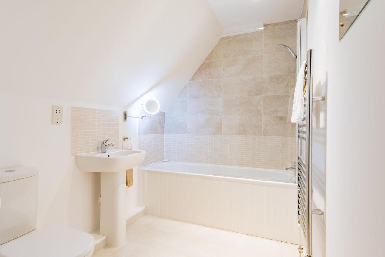 The Loft At Emperor Court By Bloom Stays Canterbury Esterno foto